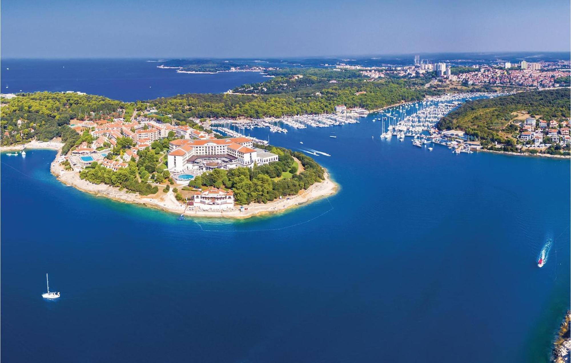 Gorgeous Apartment In Pula With House Sea View Εξωτερικό φωτογραφία